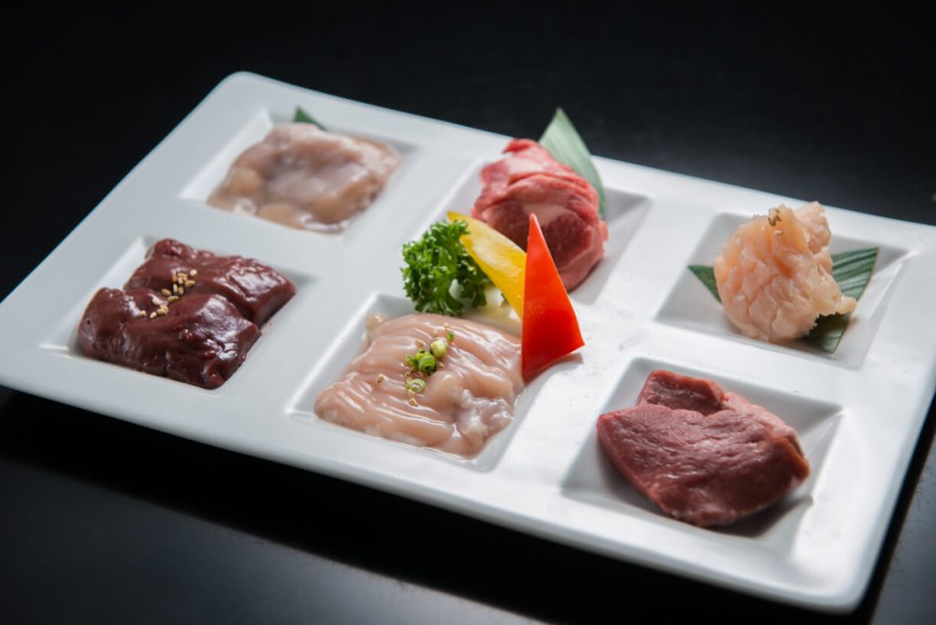 黄木牛ホルモン6種盛合せ